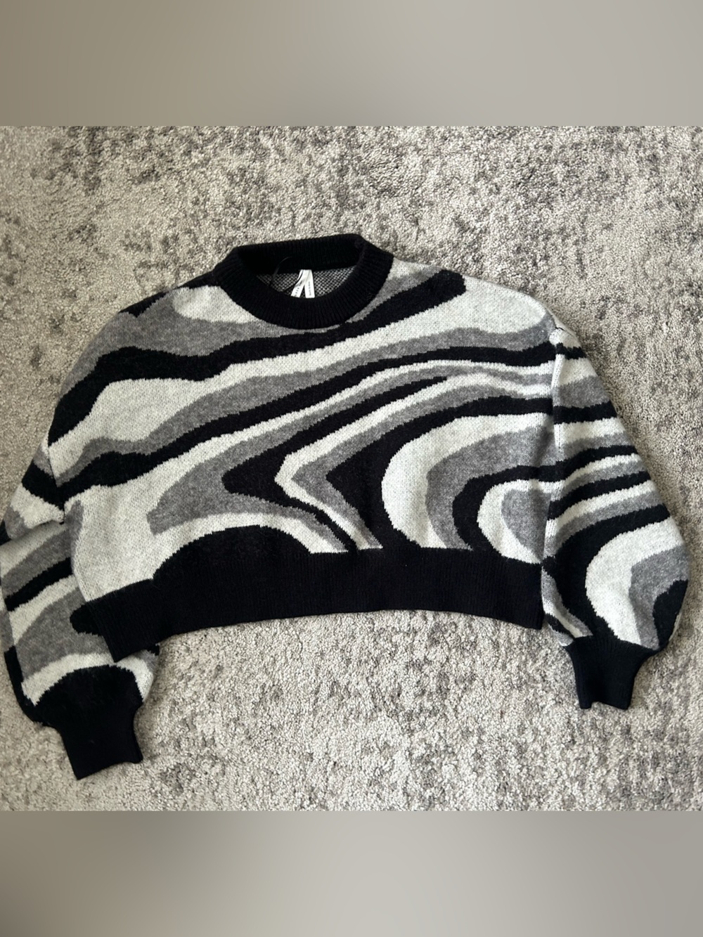 Men's Black & Gray Abstract Wave Crewneck Sweater